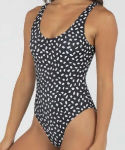 Flash Sale 🥰 Kaiami Lexi One Piece 🩱 Swimsuit Black/white ✨ -Hot Sale Citybeach Store 20302599 04 RT XL