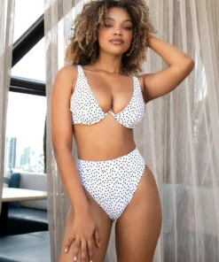 Hot Sale 👍 Kaiami Stacy 👙 Bikini Top White / Black 💯