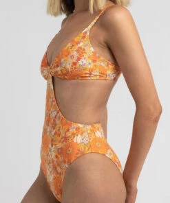 Brand new 🌟 Topanga Wednesday One Piece 🩱 Swimsuit Orange ⌛ 8 Brand new 🌟 Topanga Wednesday One Piece 🩱 Swimsuit Orange ⌛ -Hot Sale Citybeach Store 20325224 01 RT XL