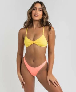 Hot Sale 🔥 Topanga Kenny Twist Bralette 👙 Bikini Top Lemon 😀 6 Hot Sale 🔥 Topanga Kenny Twist Bralette 👙 Bikini Top Lemon 😀 -Hot Sale Citybeach Store 20327860 03 LT XL