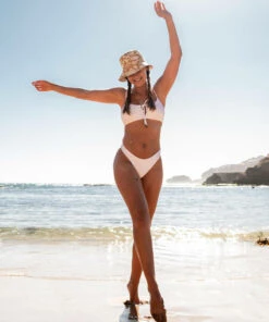 Cheap 🎉 Billabong Pure Coco Bralette 👙 Bikini Top White 🥰 8 Cheap 🎉 Billabong Pure Coco Bralette 👙 Bikini Top White 🥰 -Hot Sale Citybeach Store 20338515 01 RT XL